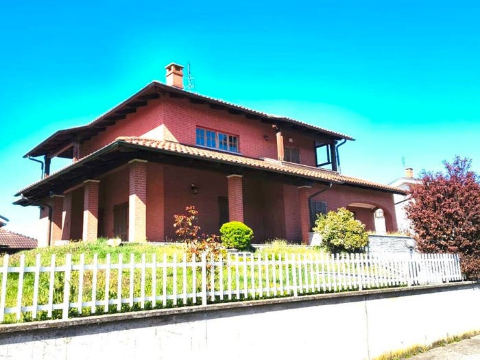 Casa con 6 locali in vendita in Via Pietro Nenni, Montanaro