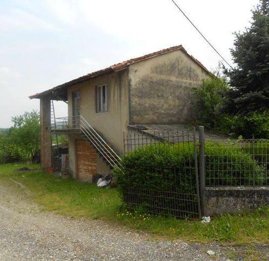 Casa con 6 locali in vendita in Castelnuovo, Borgonovo Val Tidone