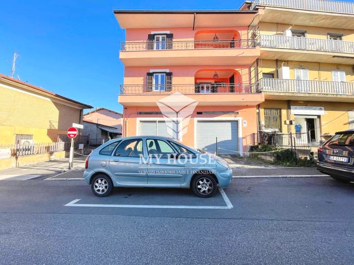 Appartamento quadrilocale in vendita in Via Vittorio Veneto, Carchitti, Palestrina