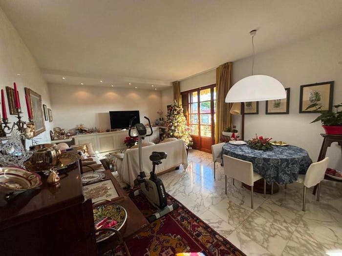Appartamento quadrilocale in vendita in Via Puliche, Marina di Massa Centro, Massa