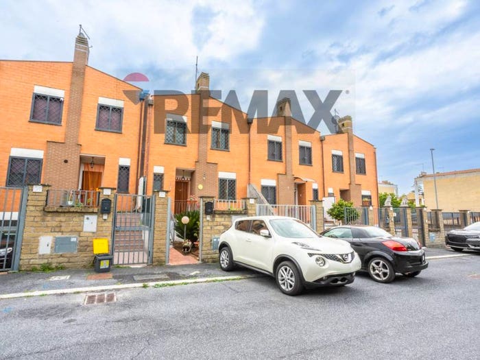Casa quadrilocale in vendita in Via Felice Squitieri, Cesano, Roma