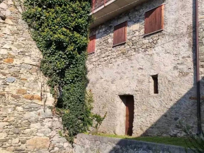 Casa quadrilocale in vendita in Via Surana, Poggiridenti