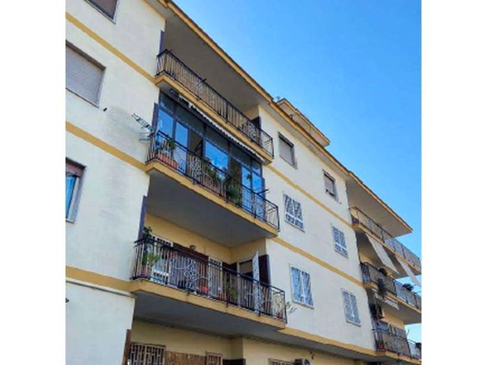 Appartamento con 6 locali in vendita in Viale Vesuvio, Centro, Volla