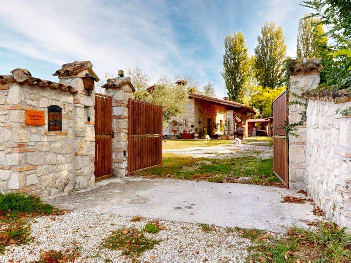 Casa quadrilocale in vendita in Via Porcara, Rieti