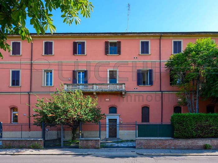 Appartamento trilocale in vendita in Viale Enrico Panzacchi, Castiglione Tribunale, Bologna
