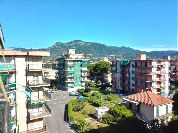 Appartamento bilocale in vendita in Via Ponti, Borghetto Santo Spirito