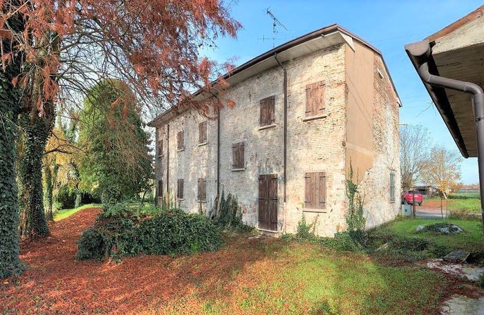Casa con 6 locali in vendita in Casale, Roncoferraro