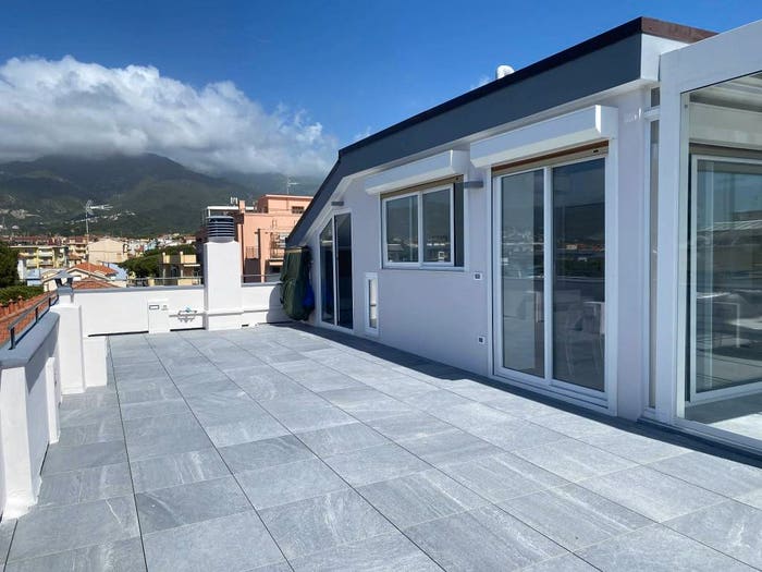 Casa trilocale in vendita in Via Antonio Fogazzaro, Centro, Loano
