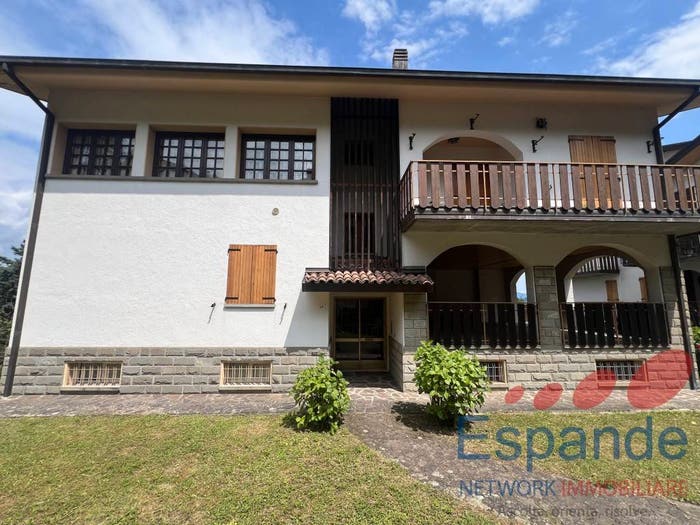 Appartamento quadrilocale in vendita in Centro, Lizzano in Belvedere