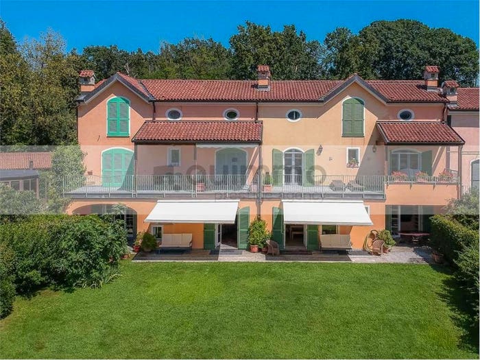 Appartamento con 6 locali in vendita in Via San Isidoro, Bogogno