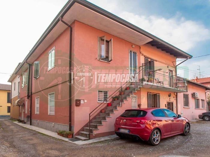 Appartamento trilocale in vendita in Via magenta, Uboldo