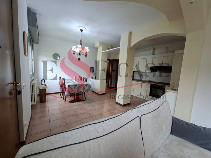 Appartamento trilocale in vendita in Via Monte Pasubio, Centro, Alzano Lombardo