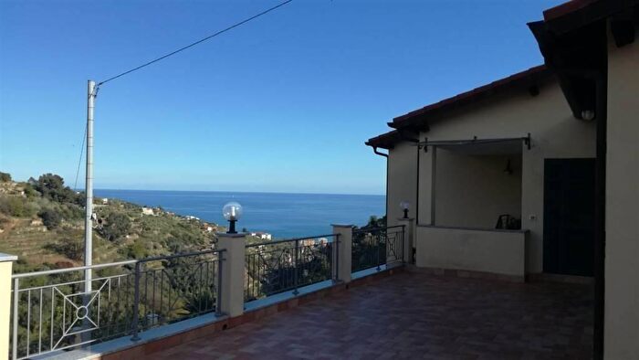 Appartamento con 5 locali in vendita in Bordighera