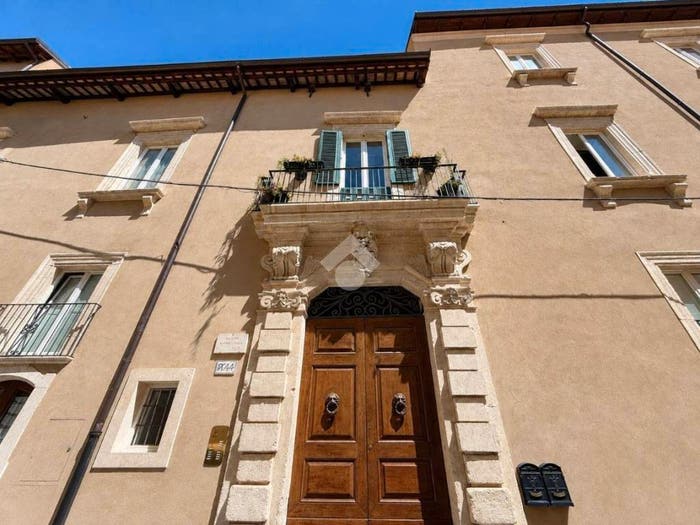 Appartamento con 5 locali in vendita in Via Cimino, Villa Comunale, L'Aquila