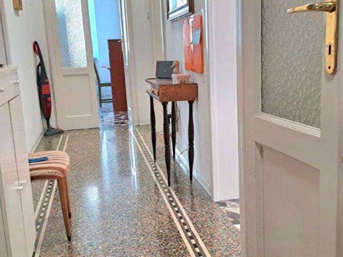 Appartamento con 5 locali in vendita in Piazza Camillo Benso Di Cavour SNC, Cavour, Ancona