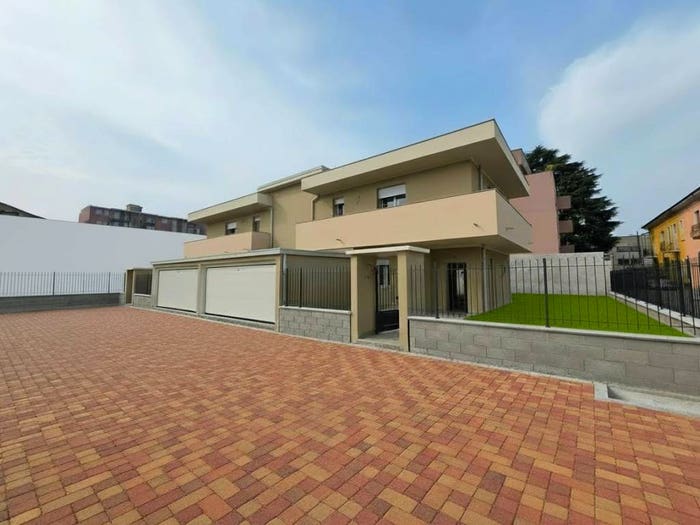 Casa quadrilocale in vendita in Via Nazario Sauro, San Giorgio Su Legnano