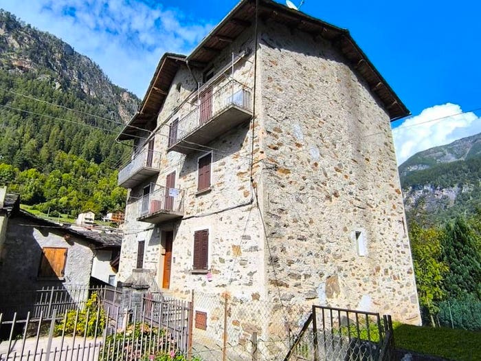 Appartamento quadrilocale in vendita in Via Fellaria, Centro, Lanzada