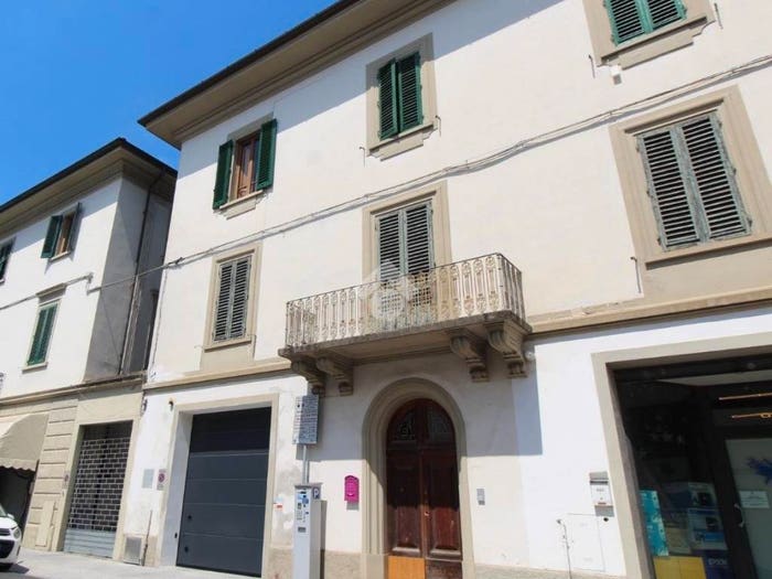 Appartamento con 5 locali in vendita in Via Martiri del Padule, Centro, Lamporecchio
