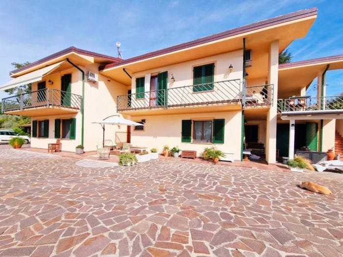 Casa con 6 locali in vendita in Via San Giuseppe, San Giuseppe, Montecarlo