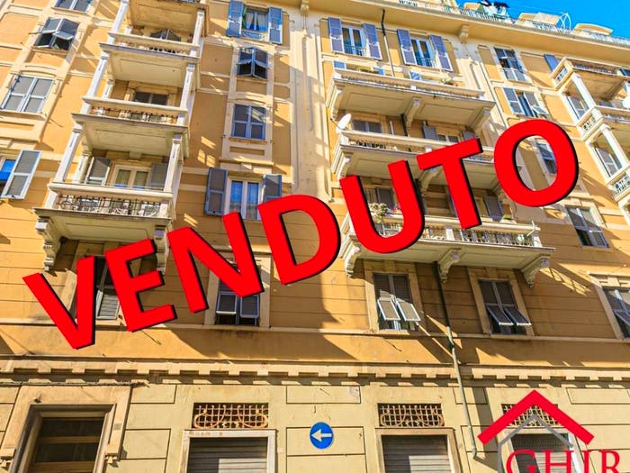 Appartamento trilocale in vendita in Via Carlo Corsi, Sestri Ponente, Genova