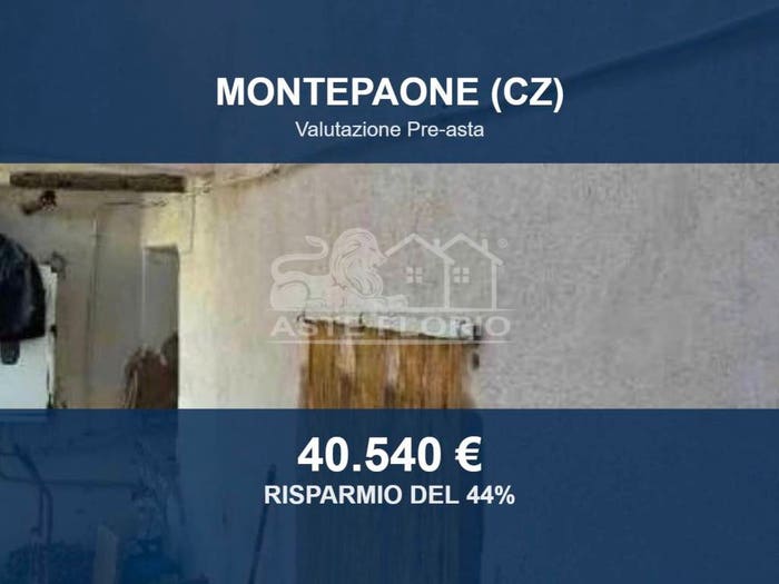 Casa con 6 locali in vendita in Via Adda, Timponello, Montepaone