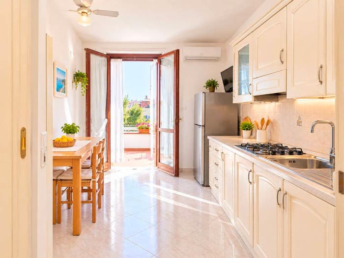 Casa bilocale in vendita in Via Ichnusa, Monte Nai, Muravera