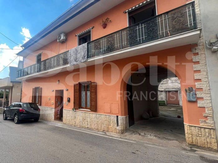Casa con 6 locali in vendita in Via Fontana, Pozzillo, Giano Vetusto