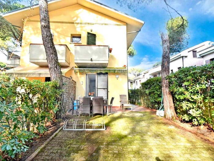 Casa quadrilocale in vendita in Viale Giacomo Leopardi, Milano Marittima, Cervia