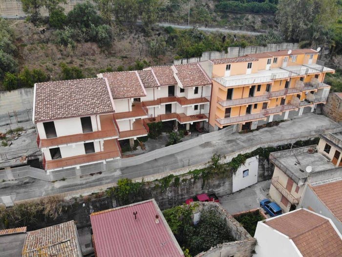 Casa con 5 locali in vendita in Condrò