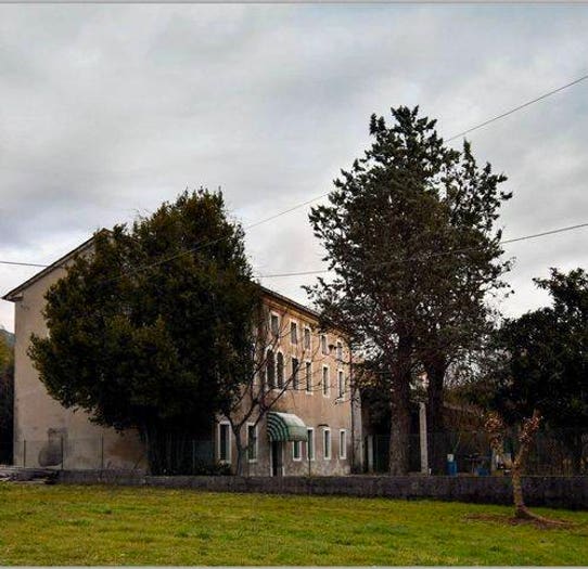 Casa con 6 locali in vendita in Via Vittorio Veneto, Centro, Caneva