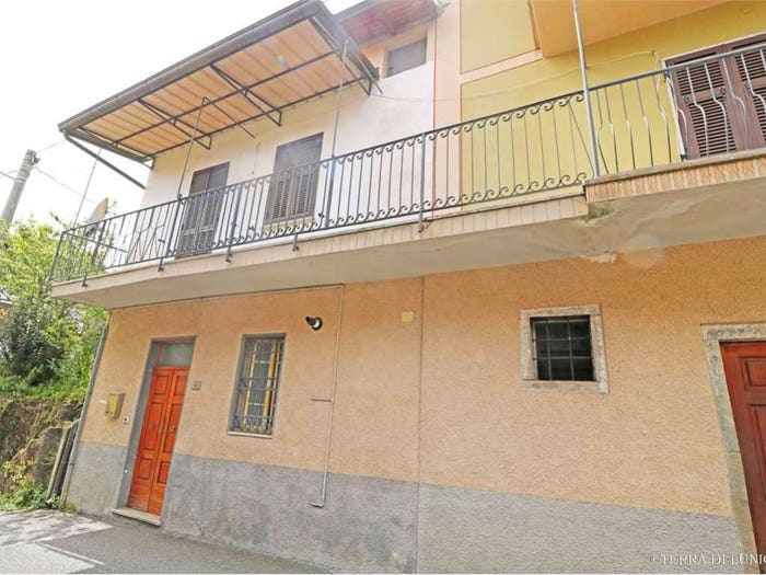 Casa con 6 locali in vendita in via della repubblica, Arpiola Pianfurcano, Mulazzo