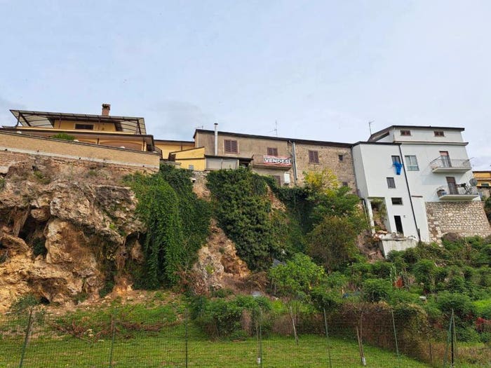 Casa con 6 locali in vendita in Corso Trieste, Sant'angelo In Theodice, Cassino