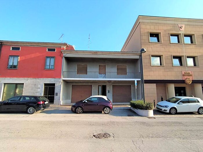Appartamento con 6 locali in vendita in corso giacomo matteotti, Orciano Di Pesaro, Terre Roveresche