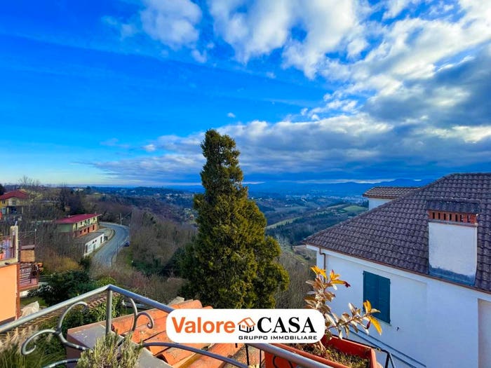 Casa con 6 locali in vendita in Cremolino