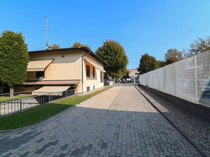 Casa quadrilocale in vendita in Via Mario Ponzio, Fossarmato Riso Scotti, Pavia