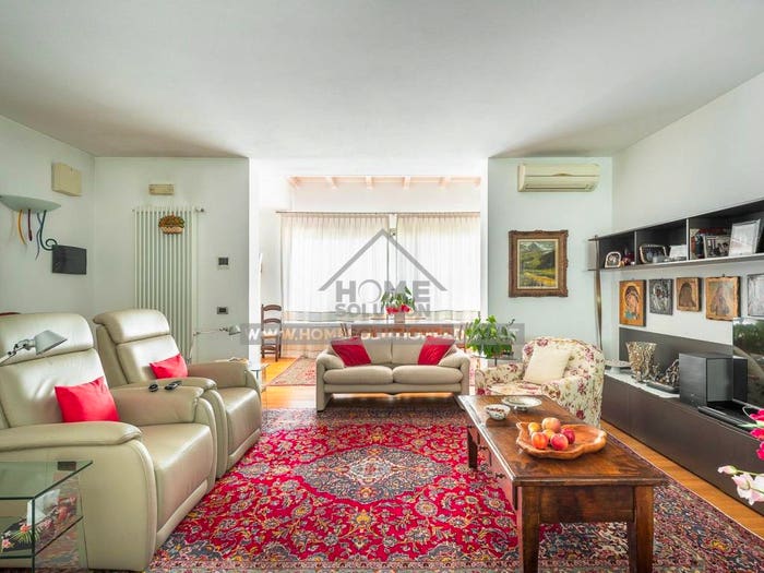 Casa con 5 locali in vendita in Centro, Abano Terme