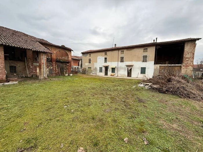 Casa con 6 locali in vendita in Strada Acqui, Cantalupo, Alessandria