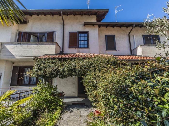 Casa quadrilocale in vendita in Via Tito Minniti, Centro, Cislago