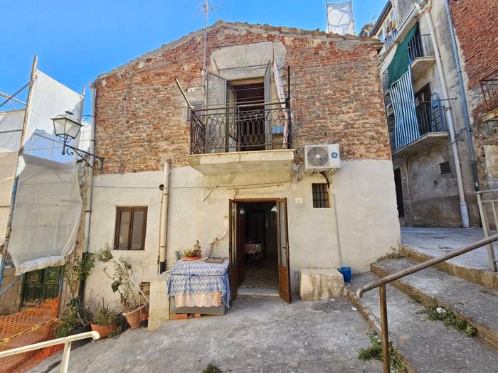 Casa trilocale in vendita in Via Monastero No Number, Collesano