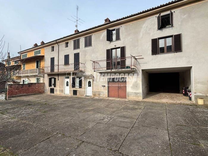 Casa con 6 locali in vendita in Via Cà de Franchi, Sala Monferrato