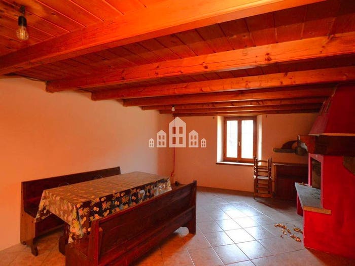 Appartamento bilocale in vendita in Frazione Pied de Ville, Centro, Arnad