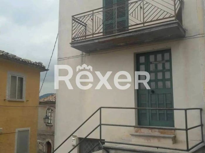 Casa con 6 locali in vendita in Via Morelli, Carunchio