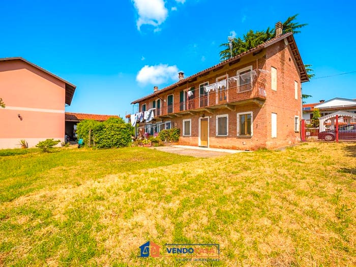 Casa quadrilocale in vendita in Borgata Brandini, La Morra