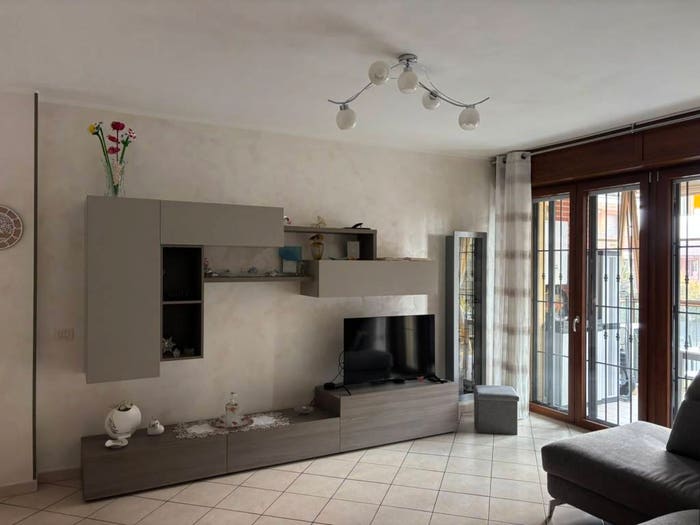 Appartamento trilocale in vendita in Via Don Pasquale Rovati, Centro, Vidigulfo