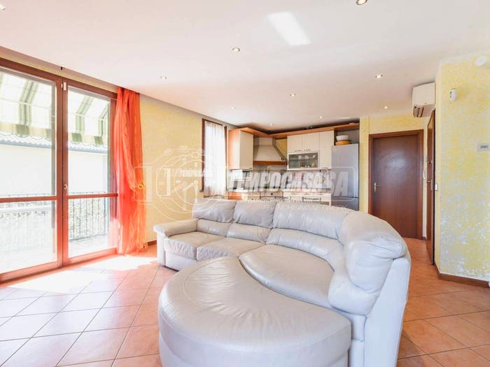 Appartamento quadrilocale in vendita in Via XXV Aprile, Salvaterra, Casalgrande