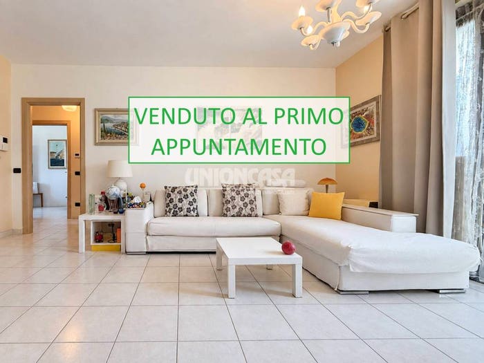 Appartamento trilocale in vendita in Via del Monivasco, Centro, Lomazzo