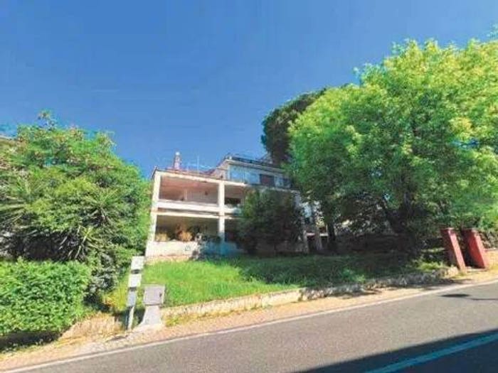 Appartamento quadrilocale in vendita in Viale Alessandro Manzoni, Centro, Poggio Moiano