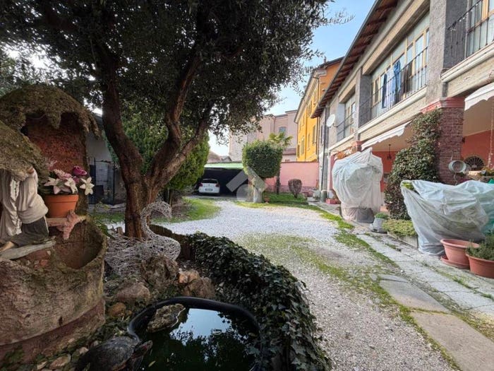 Casa con 5 locali in vendita in Via Ponte Fabbro, Centro, Cologne