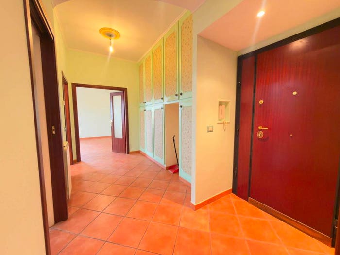 Appartamento trilocale in vendita in Via Monte Falcone, Laghetto, Monte Compatri