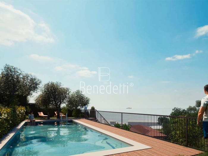 Appartamento trilocale in vendita in Via del Fontanone, Centro, Gardone Riviera